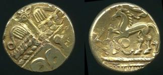 the two sides of a gold celtic coin. The obverse shows an unknown shield, the reverse shows a horse with large knobbly knee joints in a distinct celtic style.